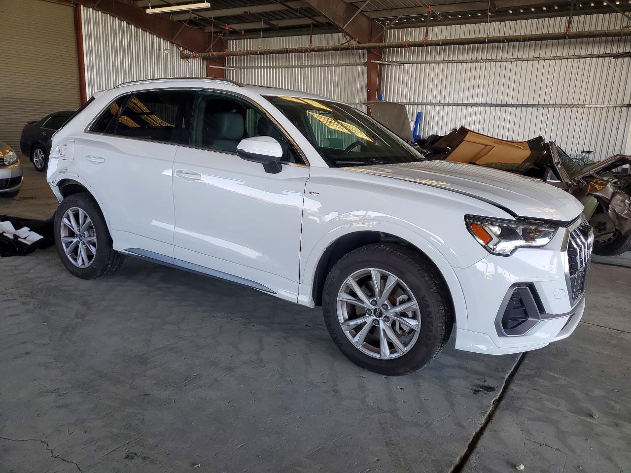 2024 AUDI Q3
