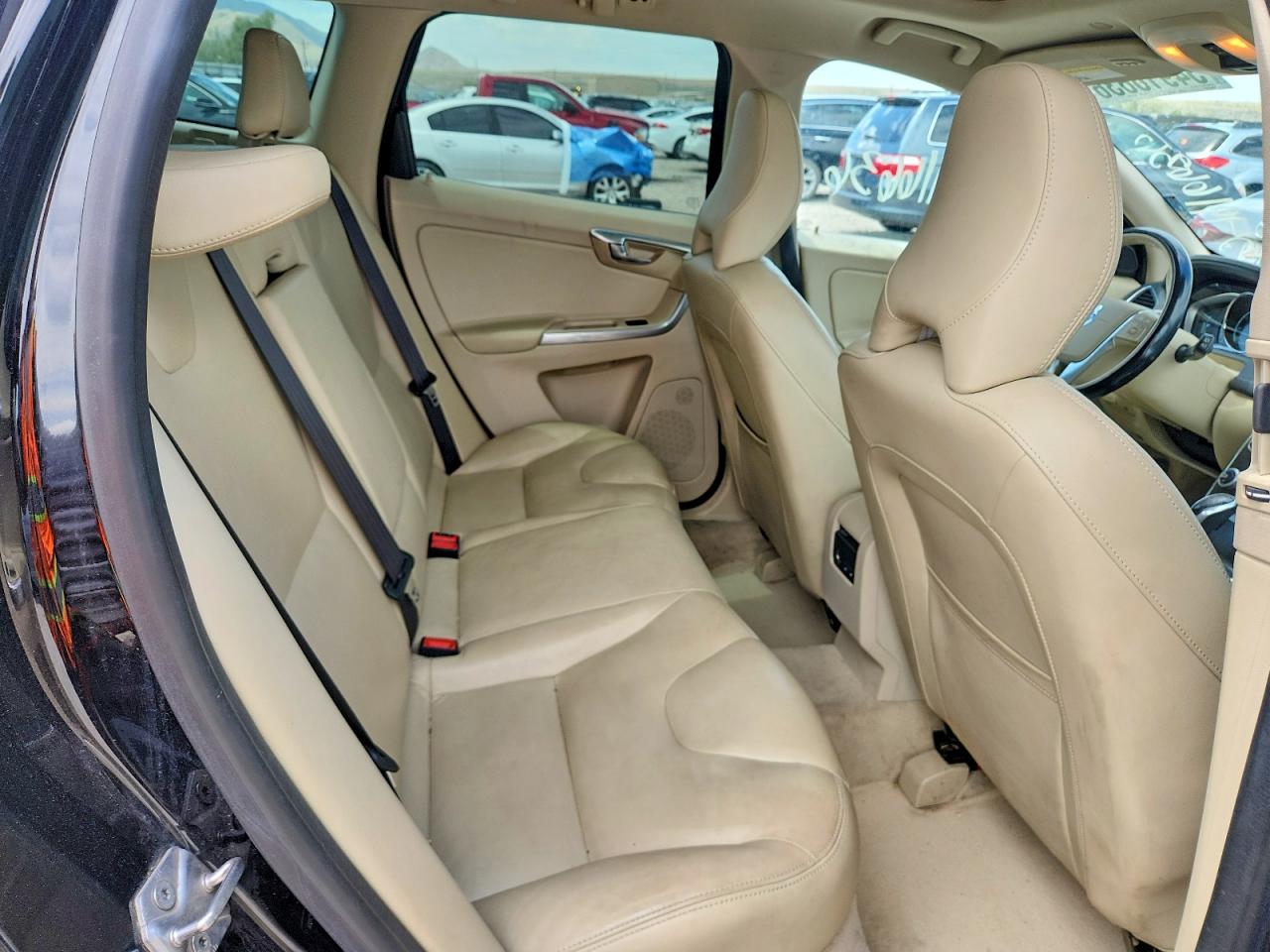 2015 VOLVO XC60