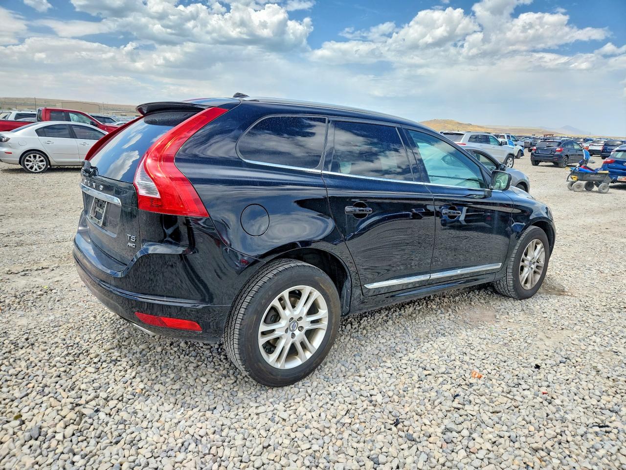 2015 VOLVO XC60