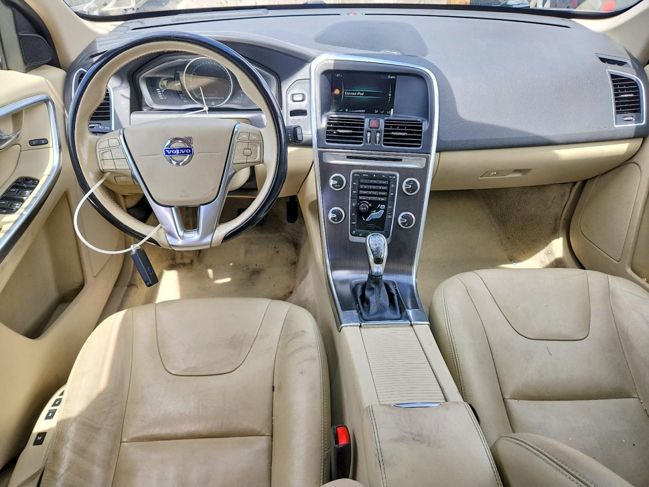 2015 VOLVO XC60