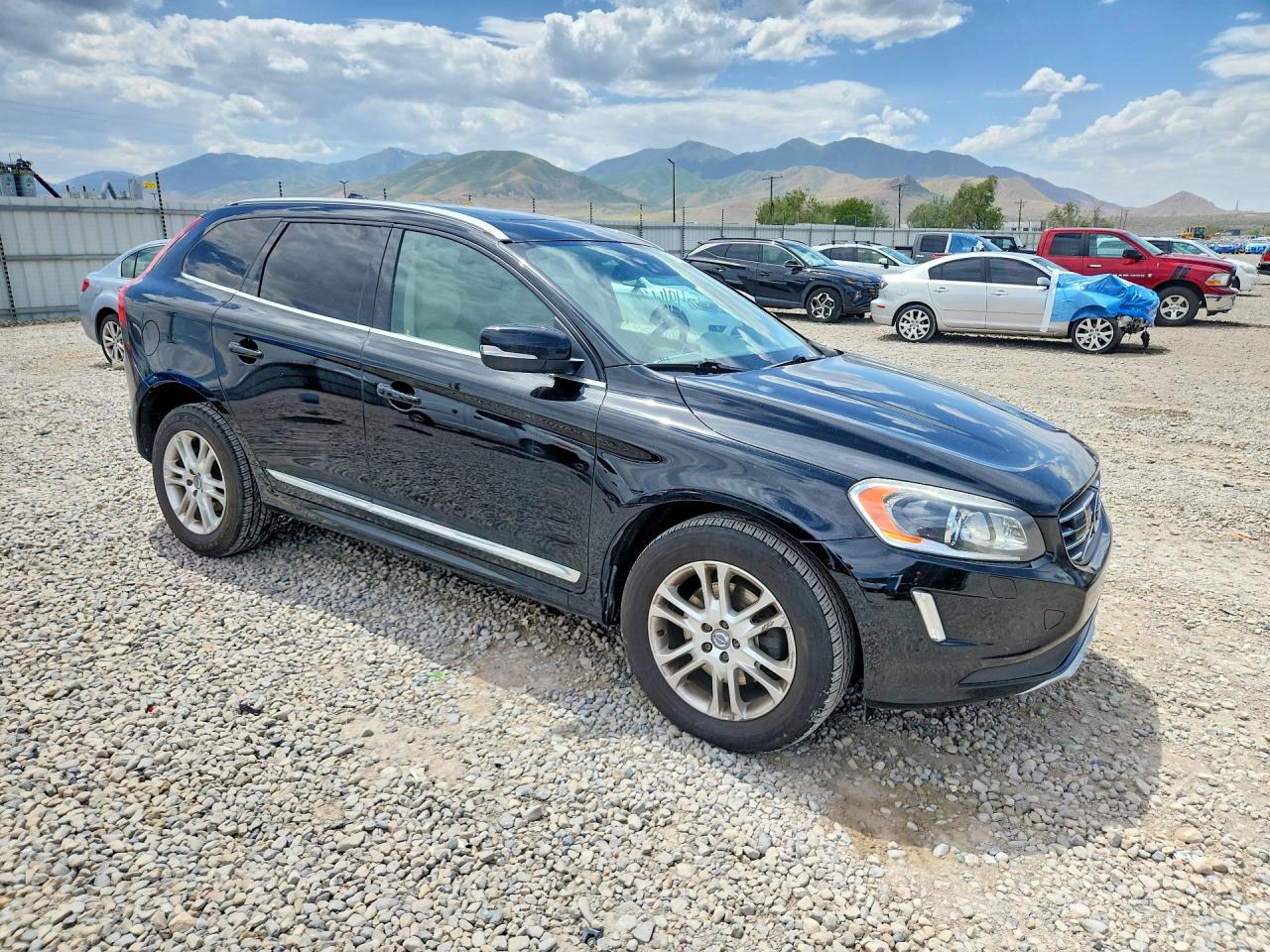 2015 VOLVO XC60