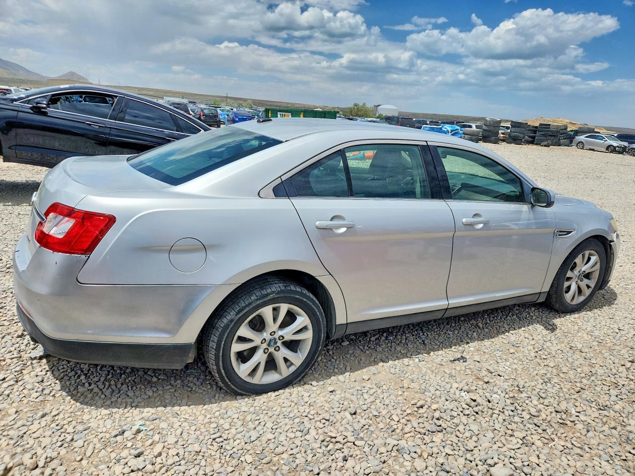 2011 FORD TAURUS