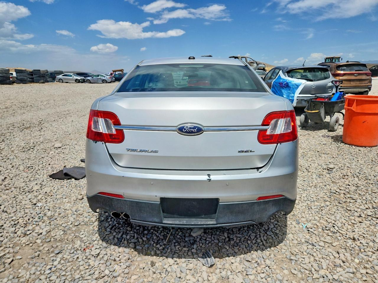2011 FORD TAURUS