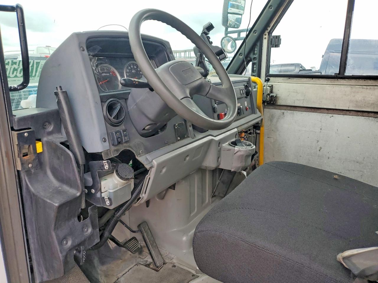 2012 ISUZU NPR