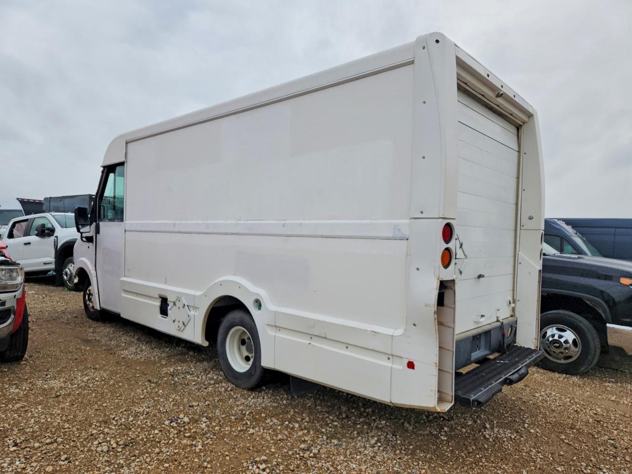 2012 ISUZU NPR