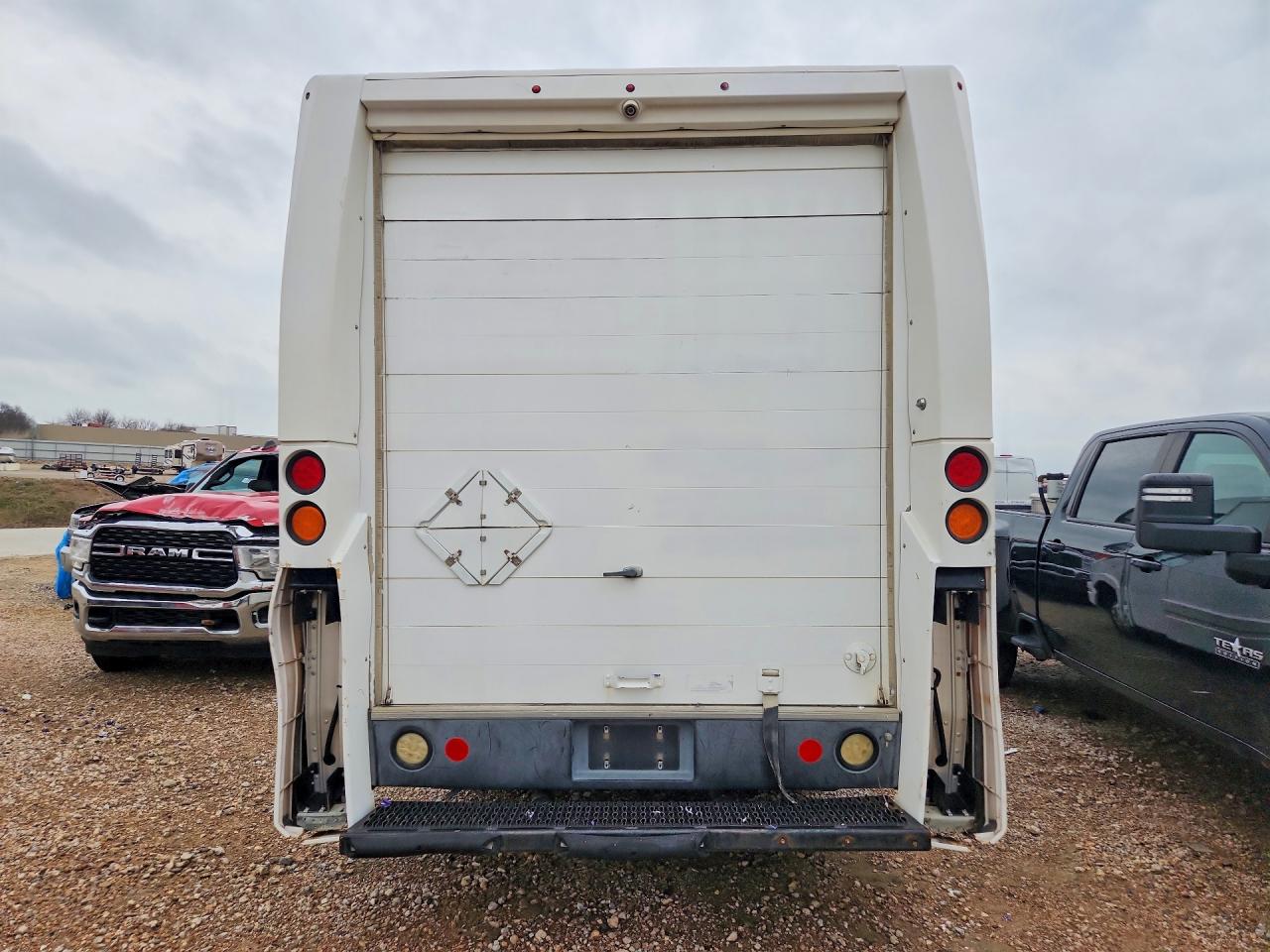 2012 ISUZU NPR