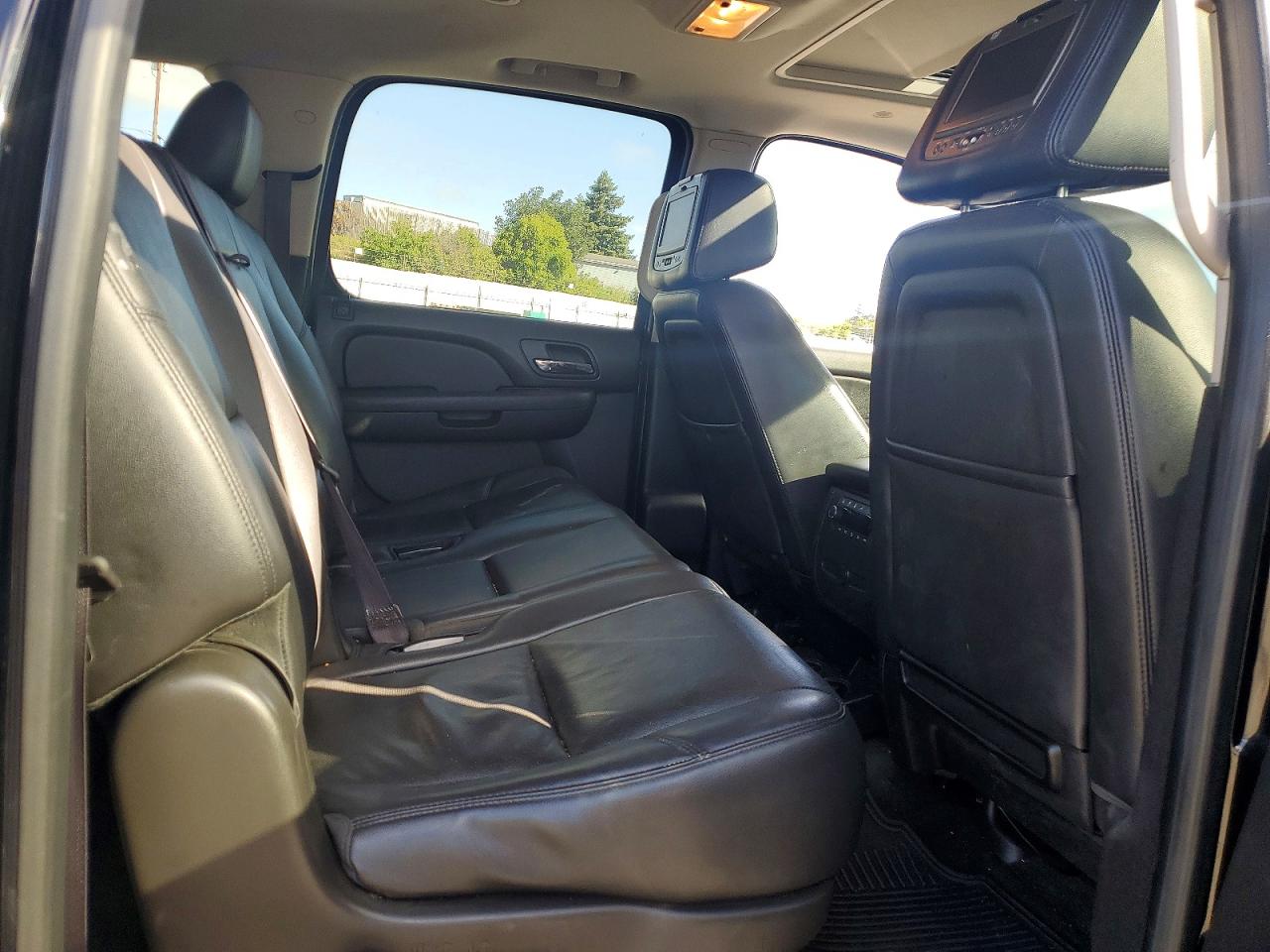 2013 CHEVROLET SUBURBAN