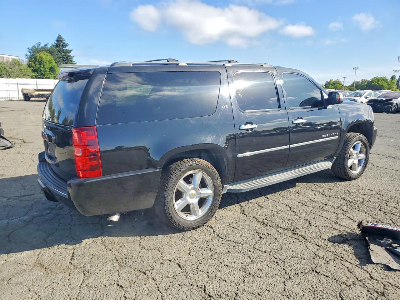 2013 CHEVROLET SUBURBAN