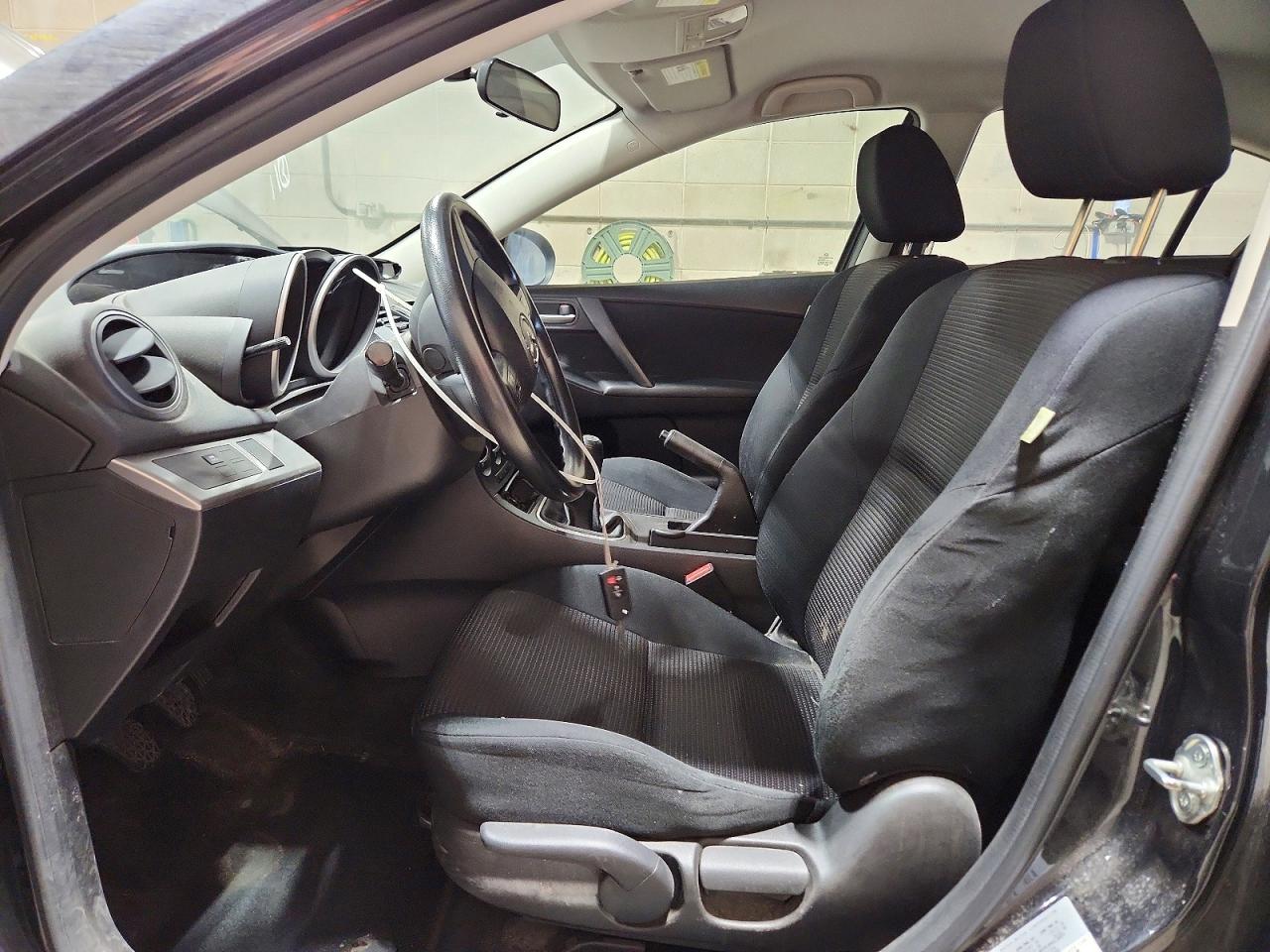 2013 MAZDA 3
