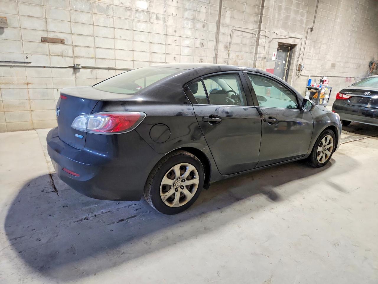 2013 MAZDA 3