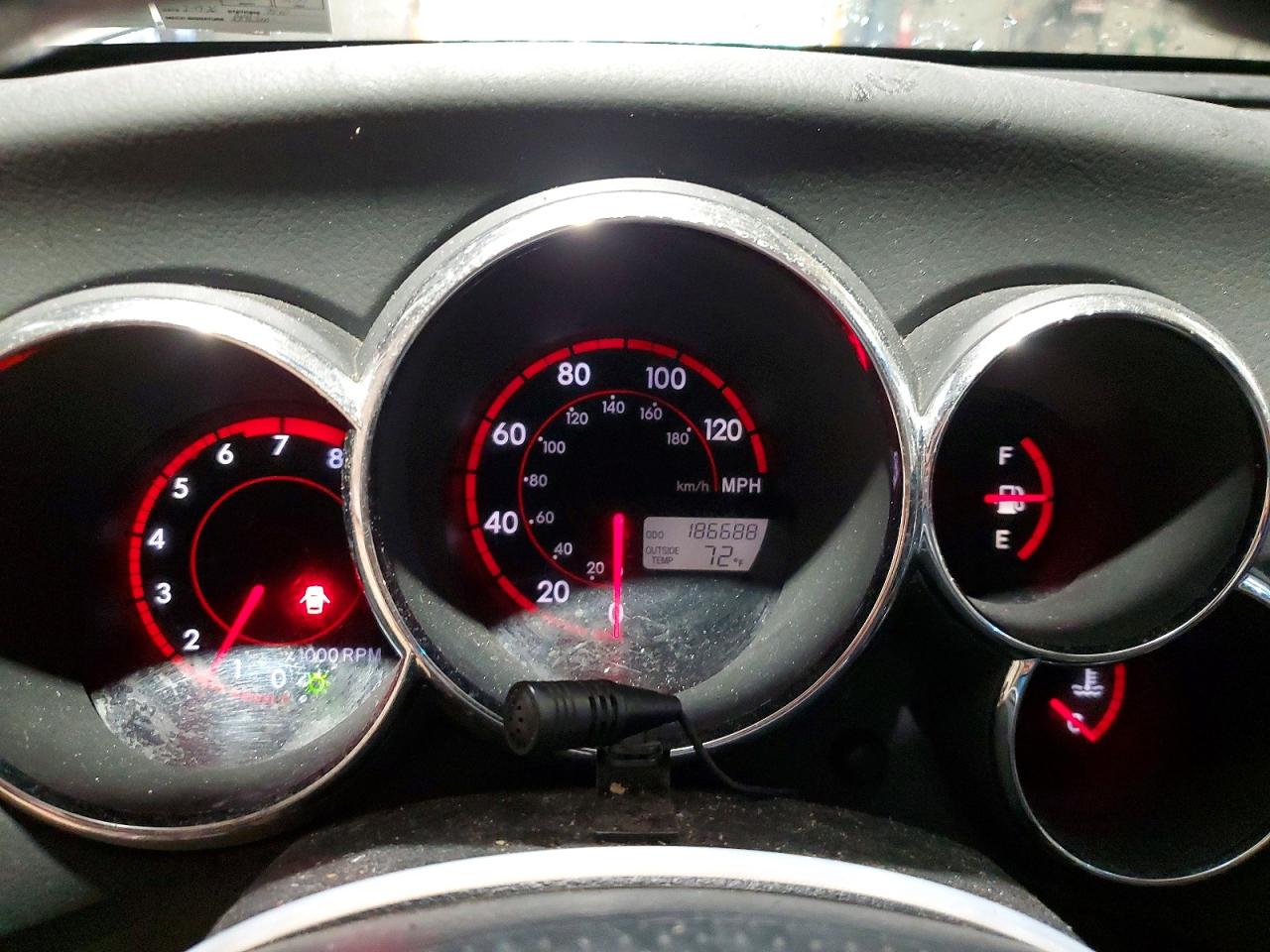 2004 PONTIAC VIBE