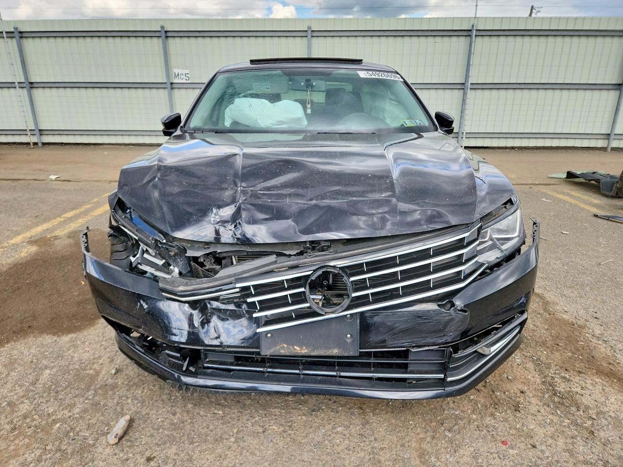 2019 VOLKSWAGEN PASSAT