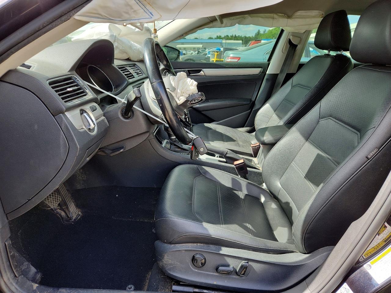 2019 VOLKSWAGEN PASSAT