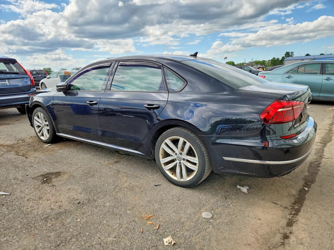 2019 VOLKSWAGEN PASSAT