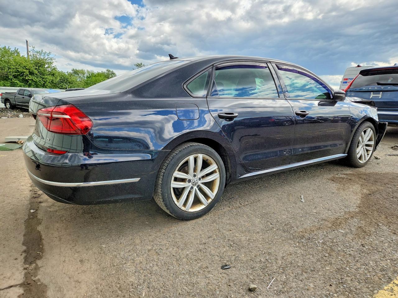 2019 VOLKSWAGEN PASSAT