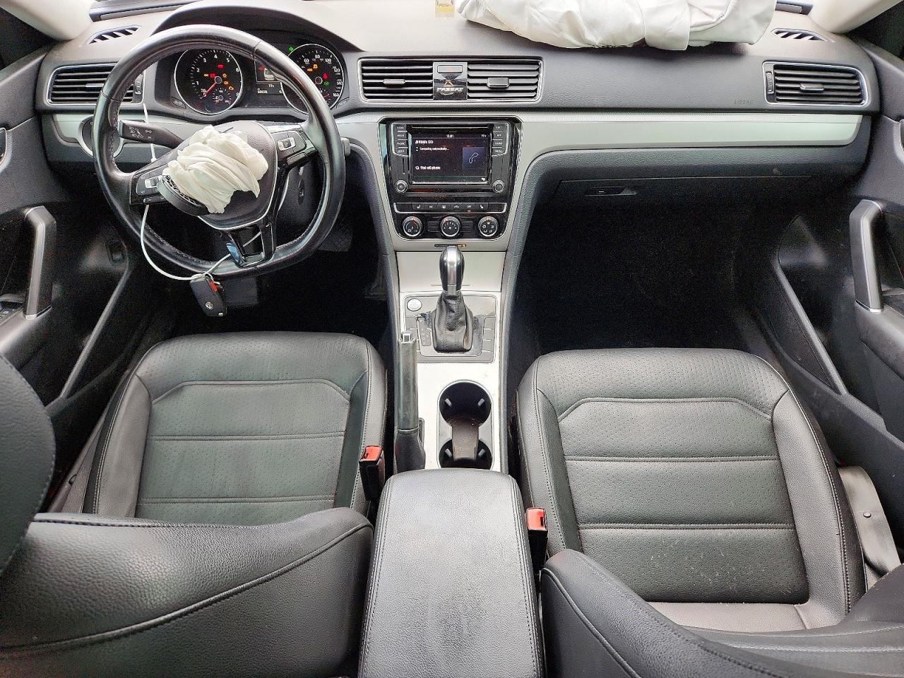 2019 VOLKSWAGEN PASSAT