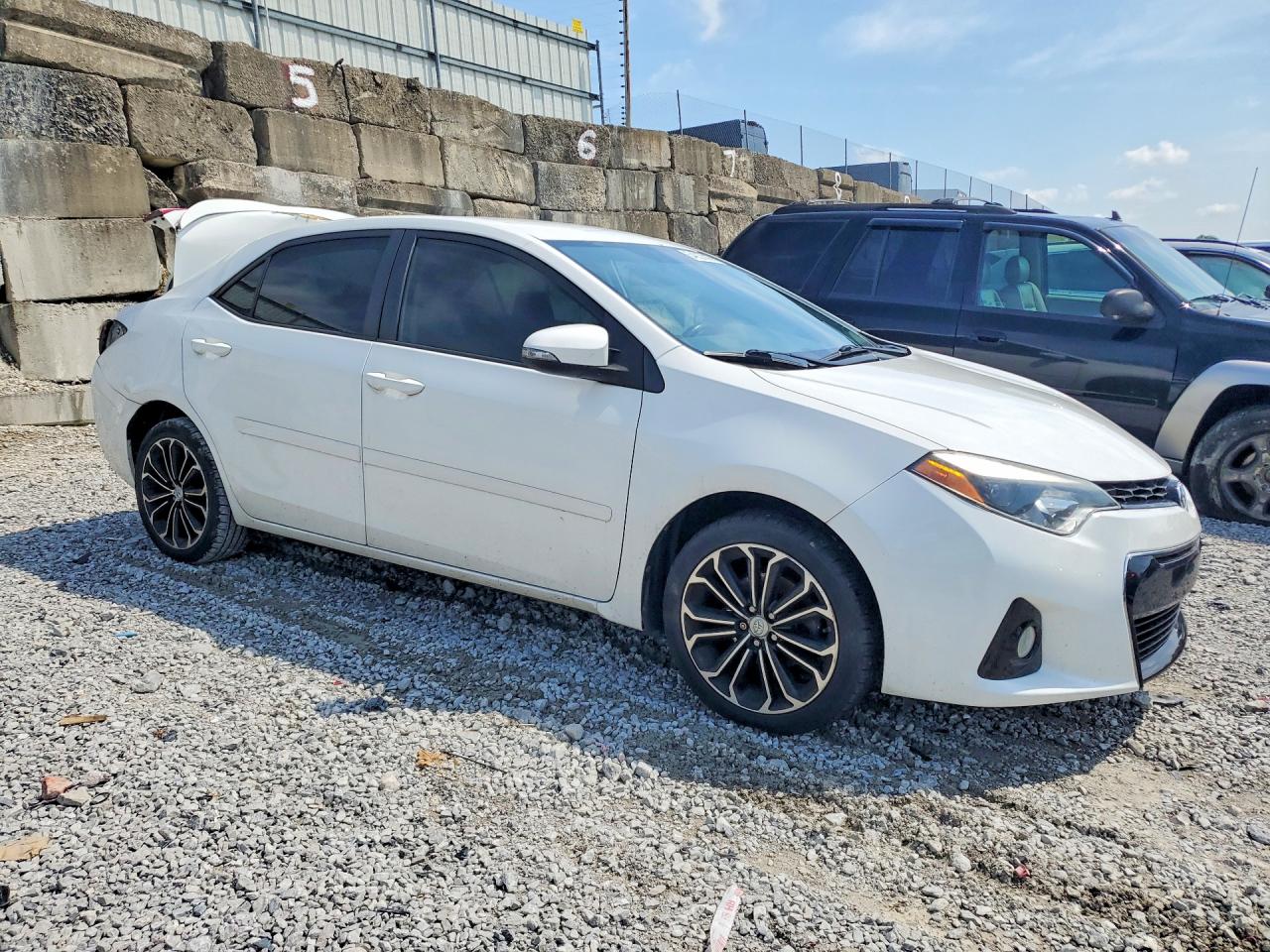 2016 TOYOTA COROLLA