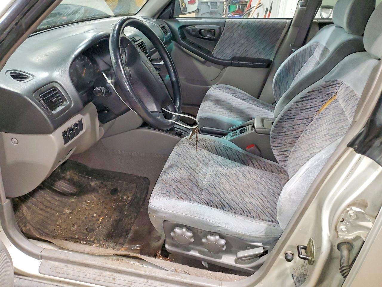 2000 SUBARU FORESTER