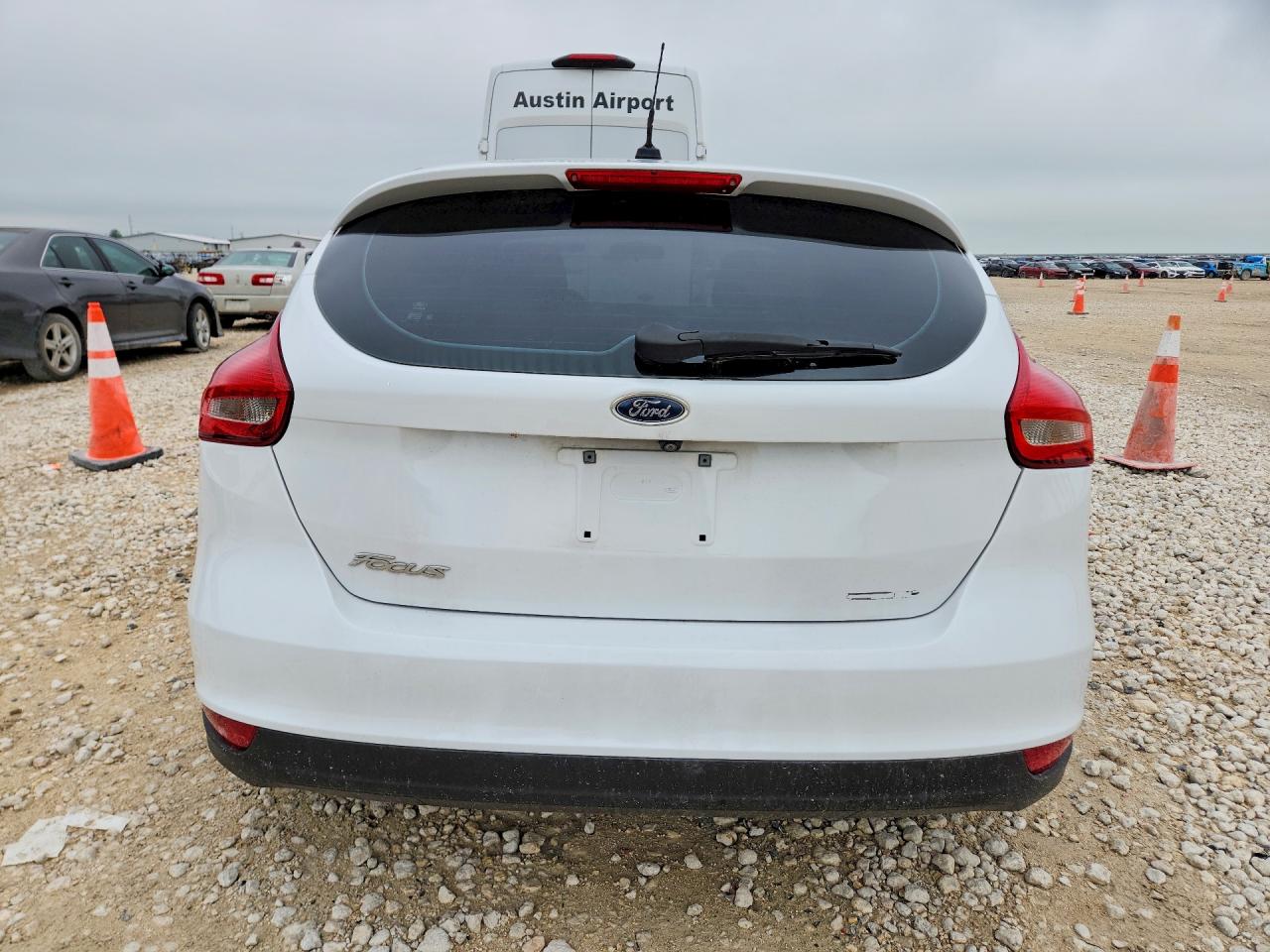 2016 FORD FOCUS