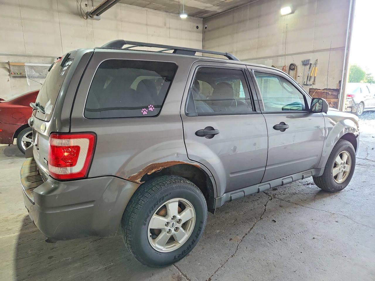 2010 FORD ESCAPE