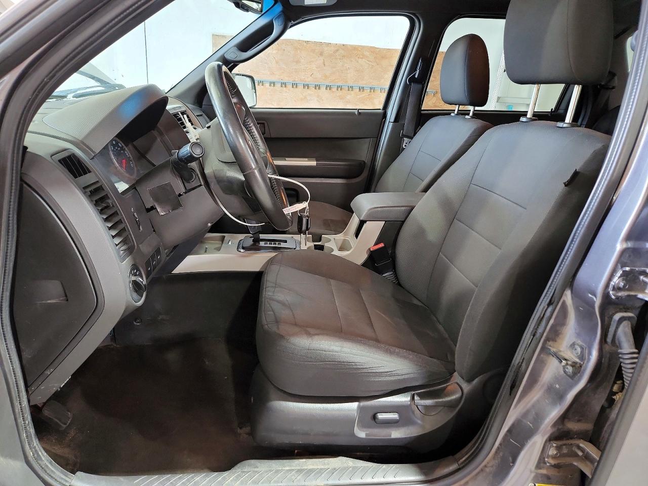 2010 FORD ESCAPE