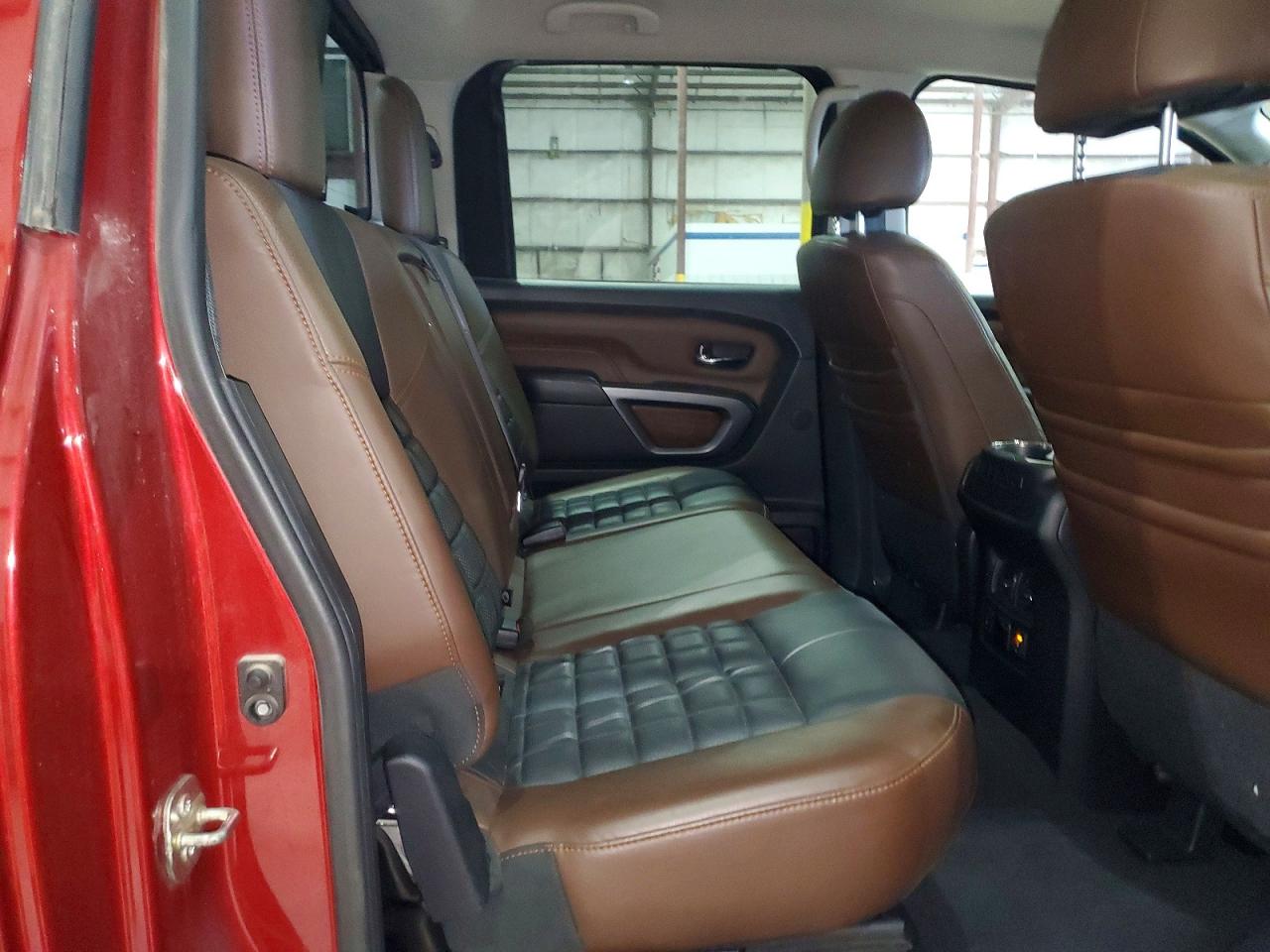 2016 NISSAN TITAN