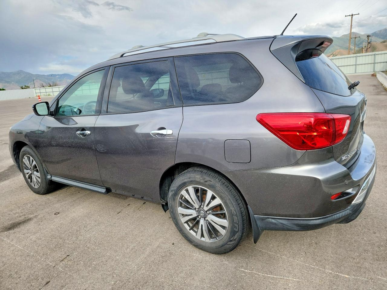 2017 NISSAN PATHFINDER