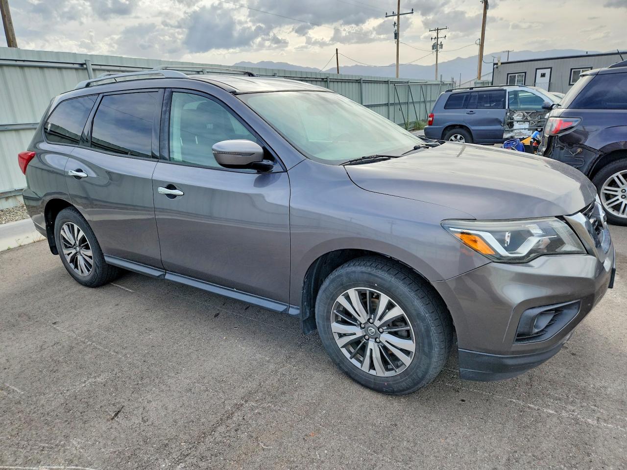 2017 NISSAN PATHFINDER