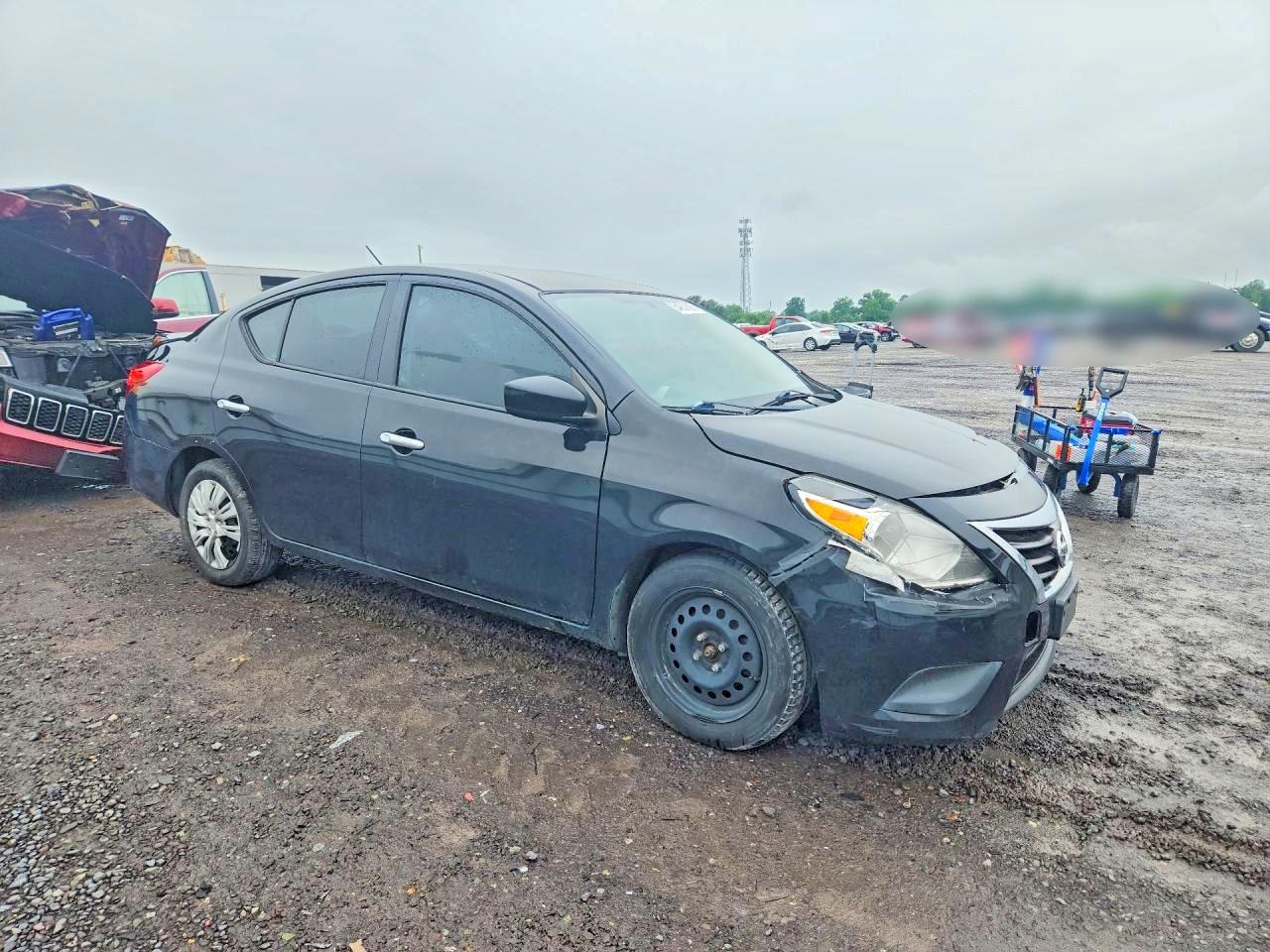2017 NISSAN VERSA