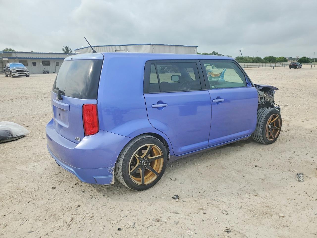 2010 TOYOTA SCION
