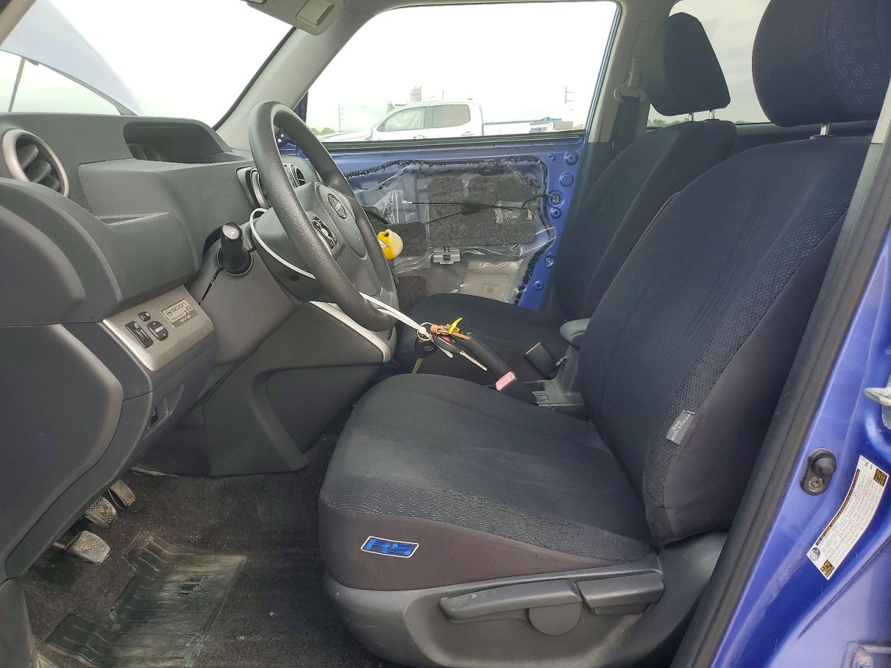 2010 TOYOTA SCION