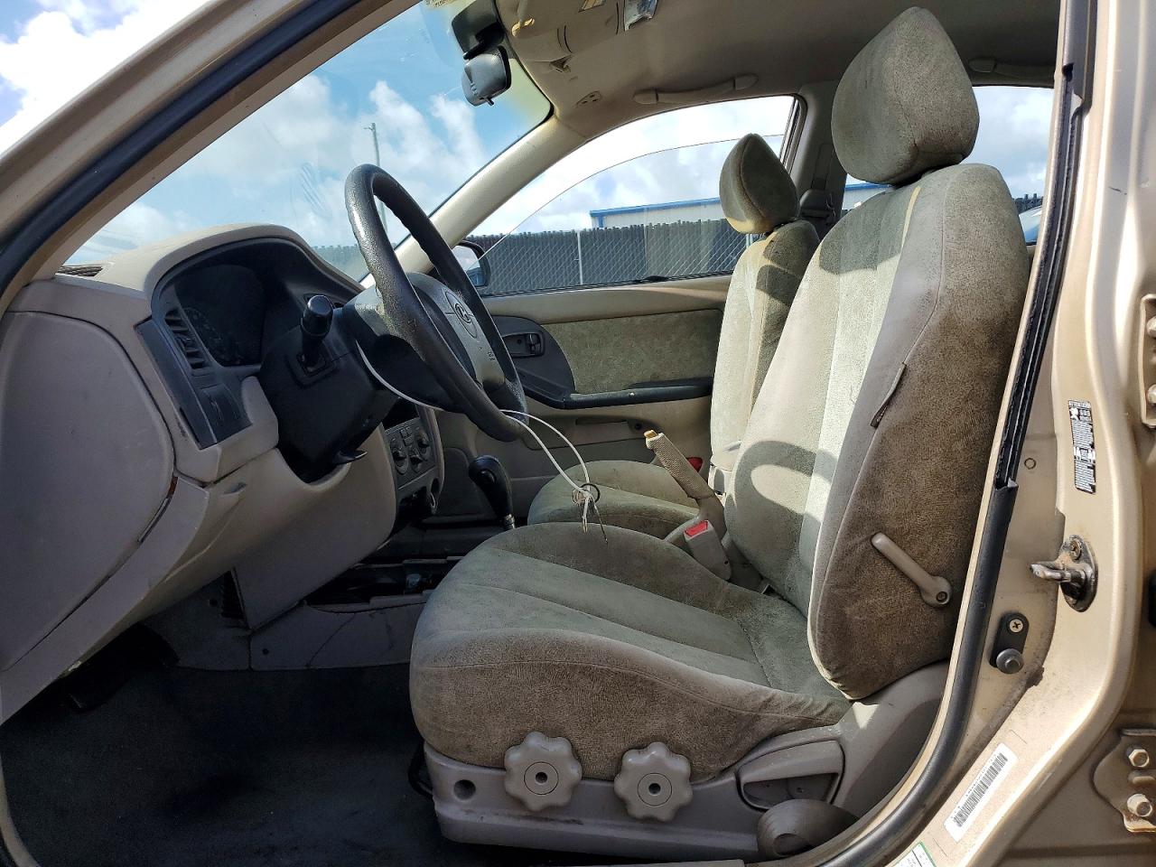 2001 HYUNDAI ELANTRA