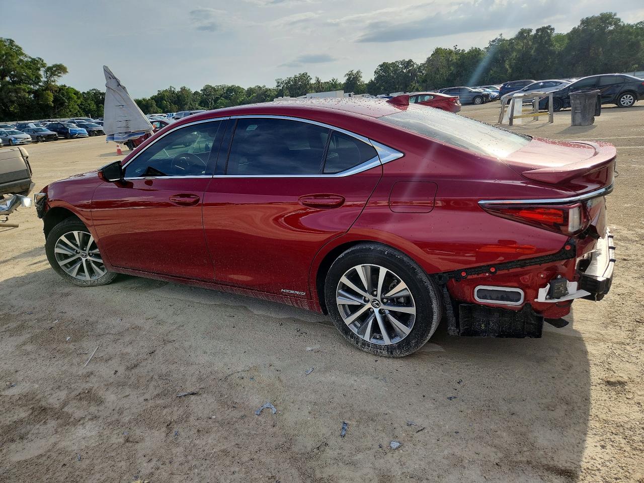 2021 LEXUS ES300