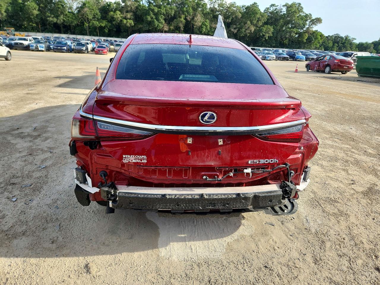 2021 LEXUS ES300