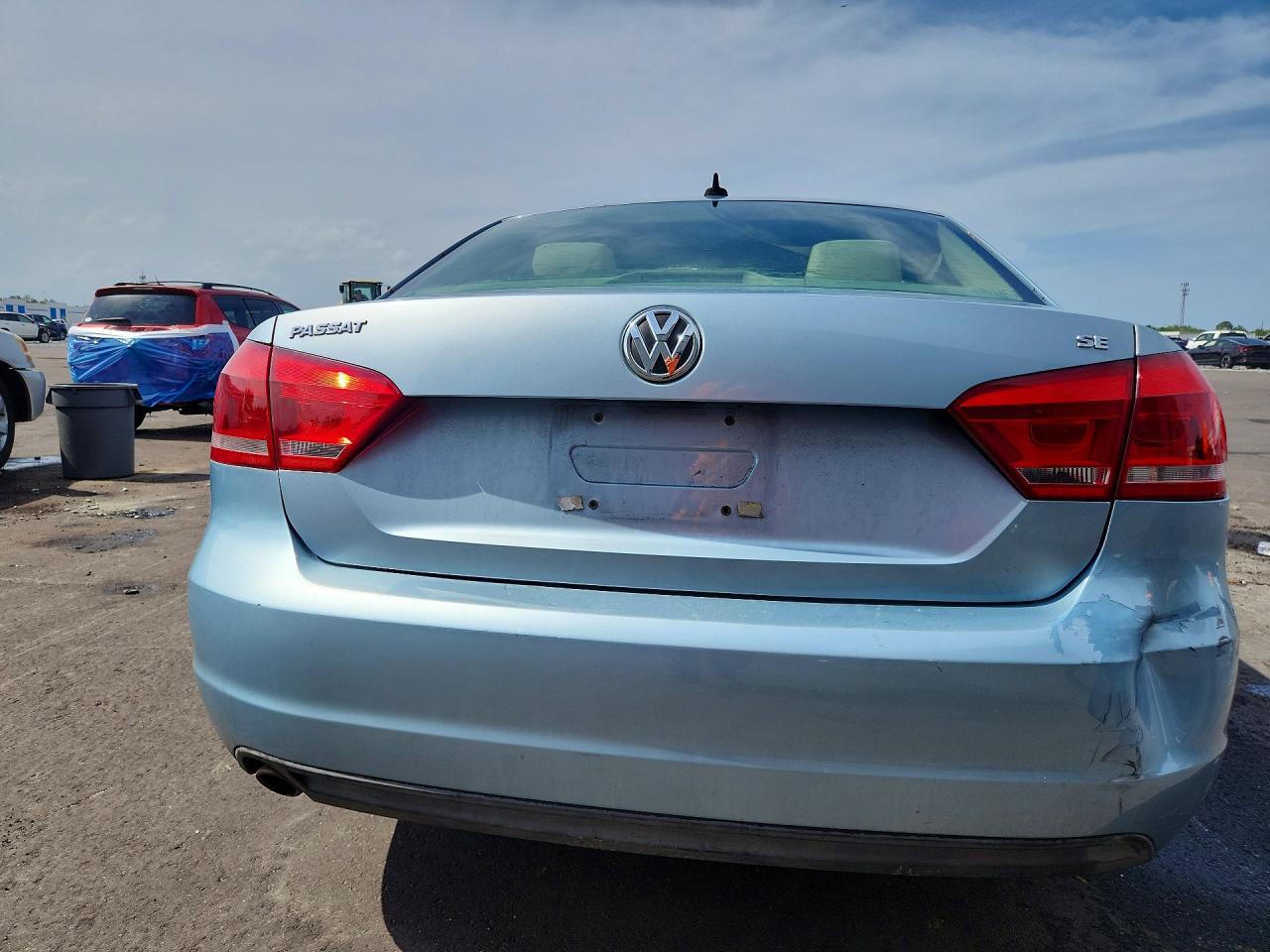 2013 VOLKSWAGEN PASSAT