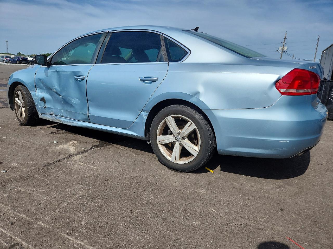 2013 VOLKSWAGEN PASSAT