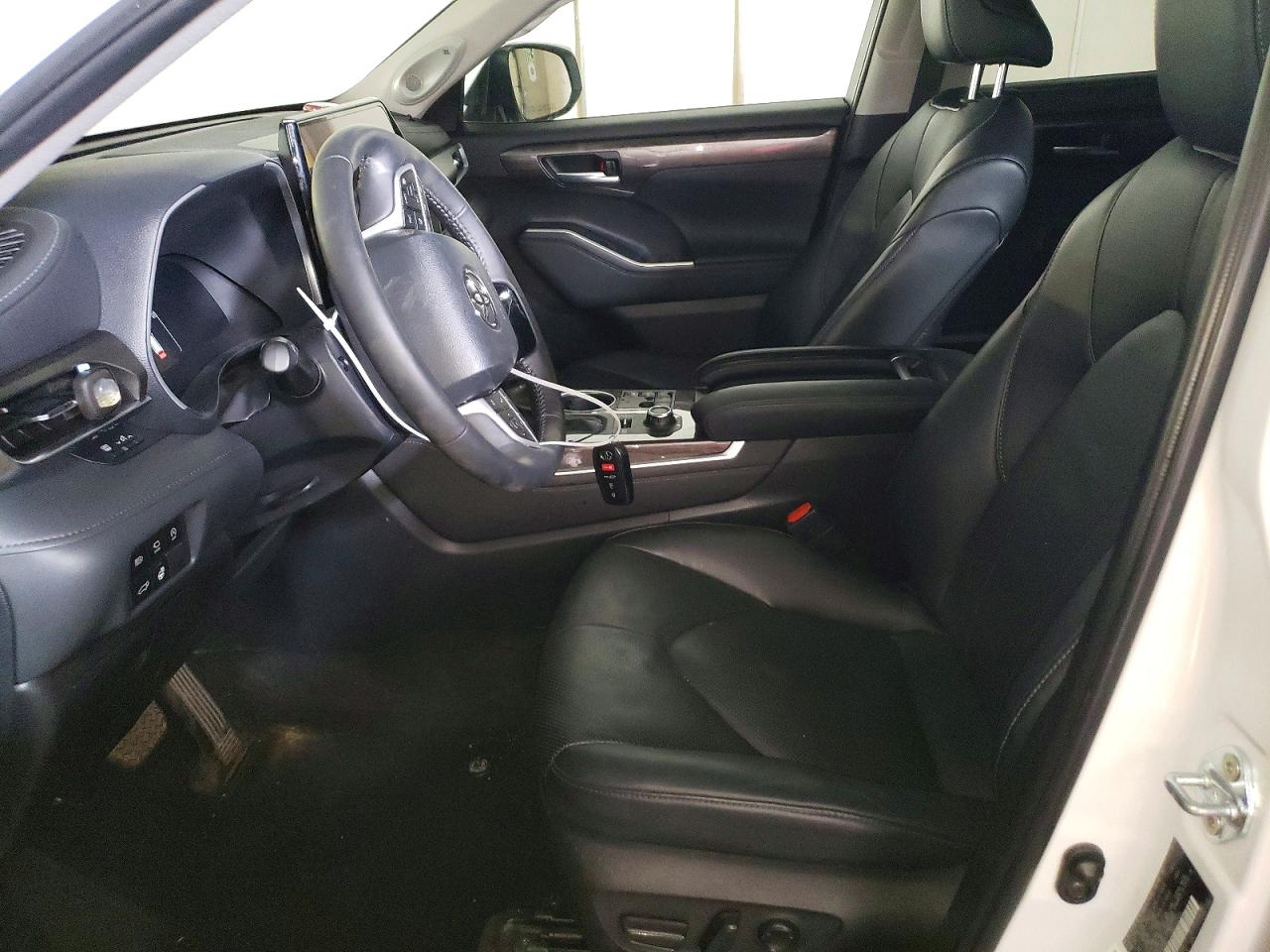2024 TOYOTA HIGHLANDER