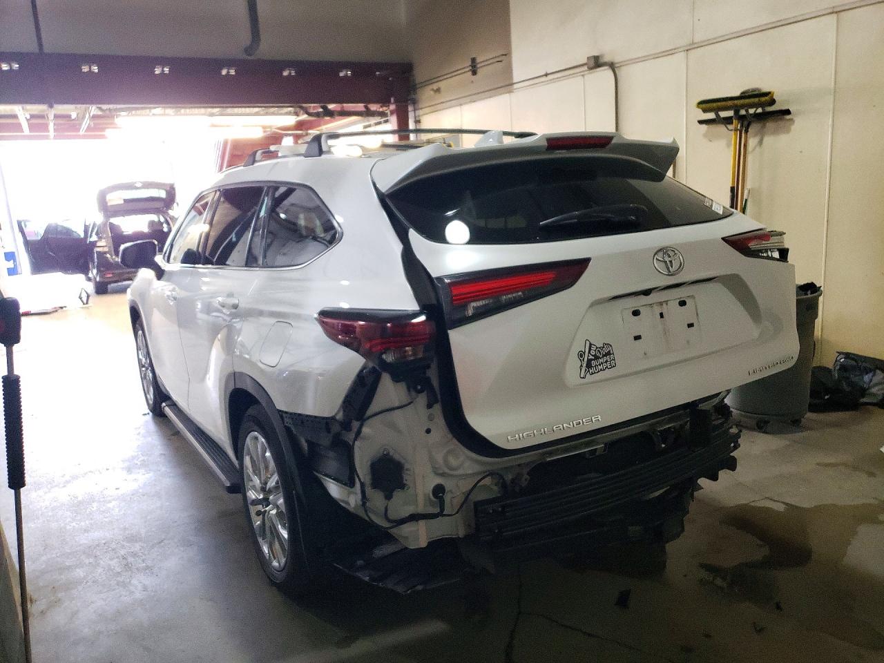 2024 TOYOTA HIGHLANDER