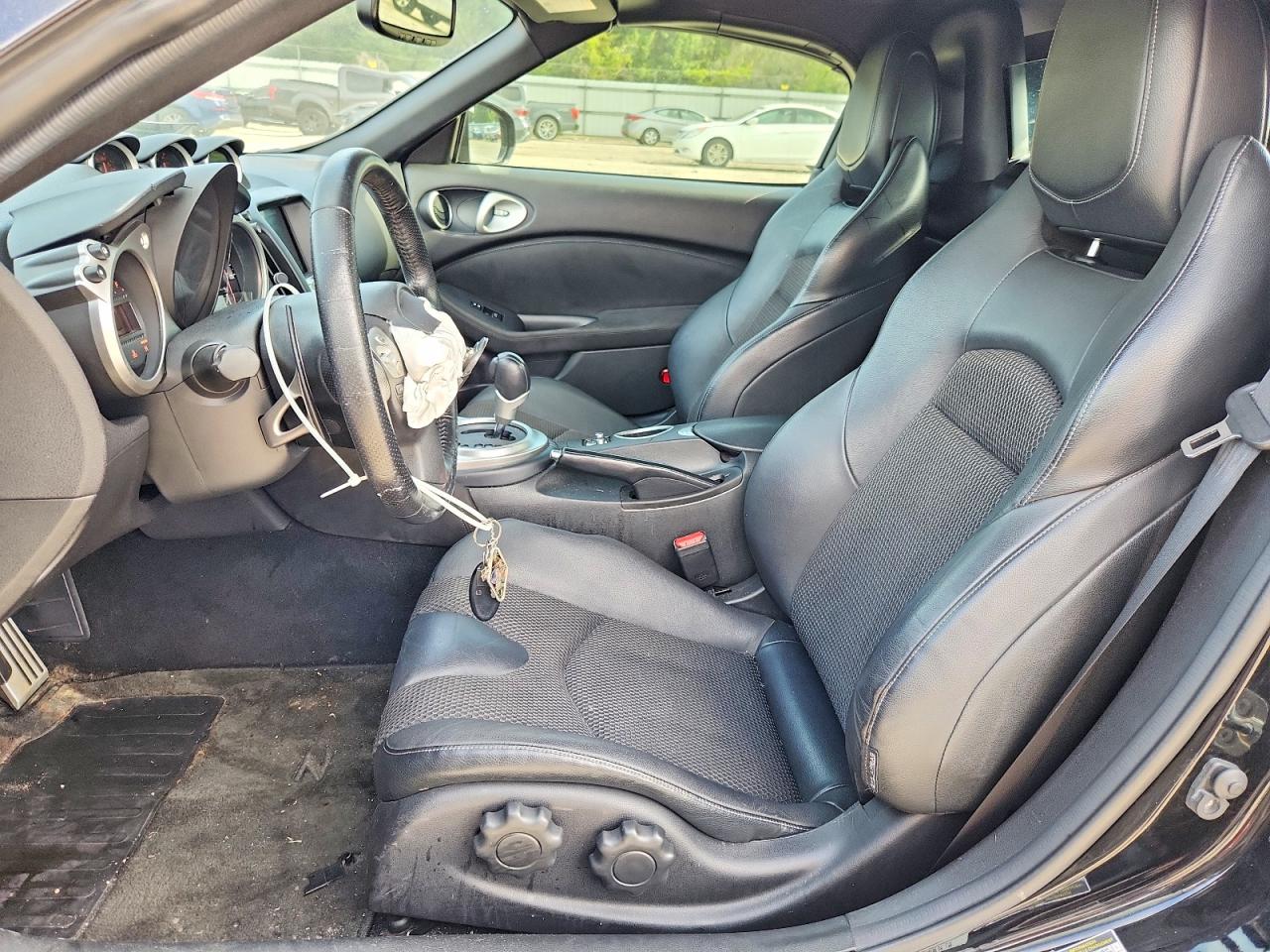 2017 NISSAN 370Z