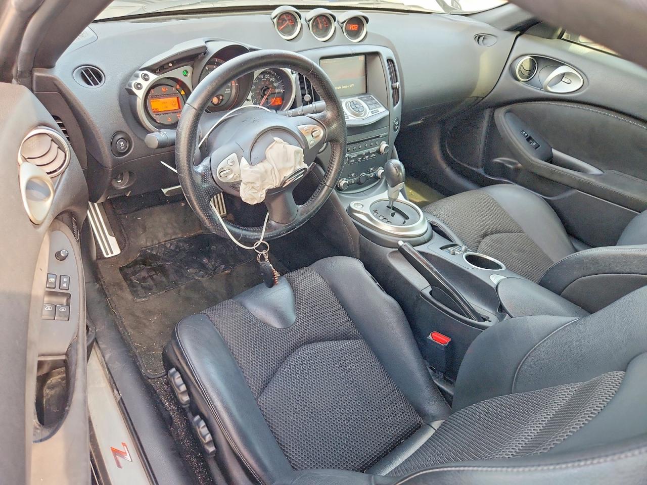 2017 NISSAN 370Z