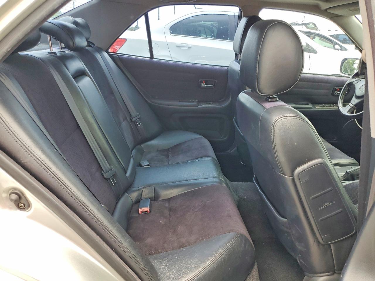 2001 LEXUS IS