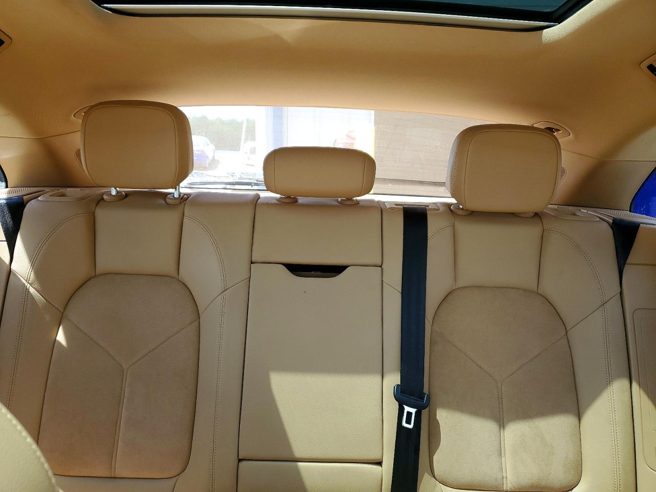 2015 PORSCHE MACAN