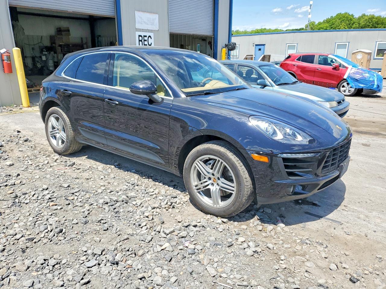 2015 PORSCHE MACAN