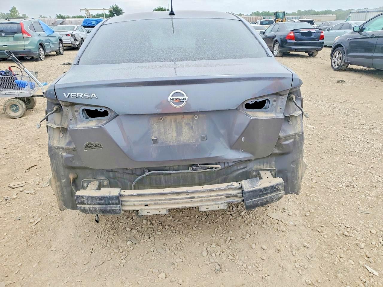 2020 NISSAN VERSA