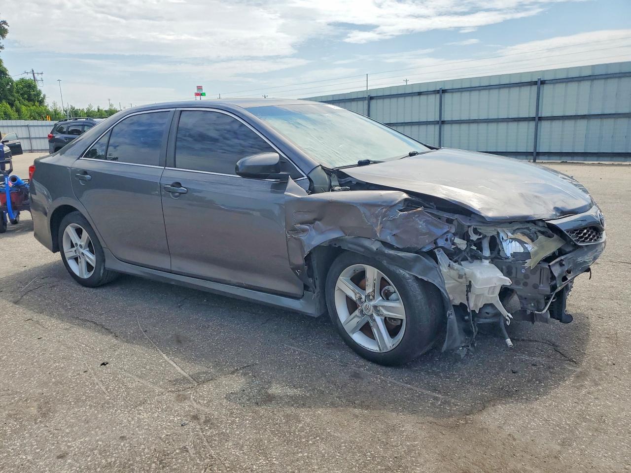 2014 TOYOTA CAMRY