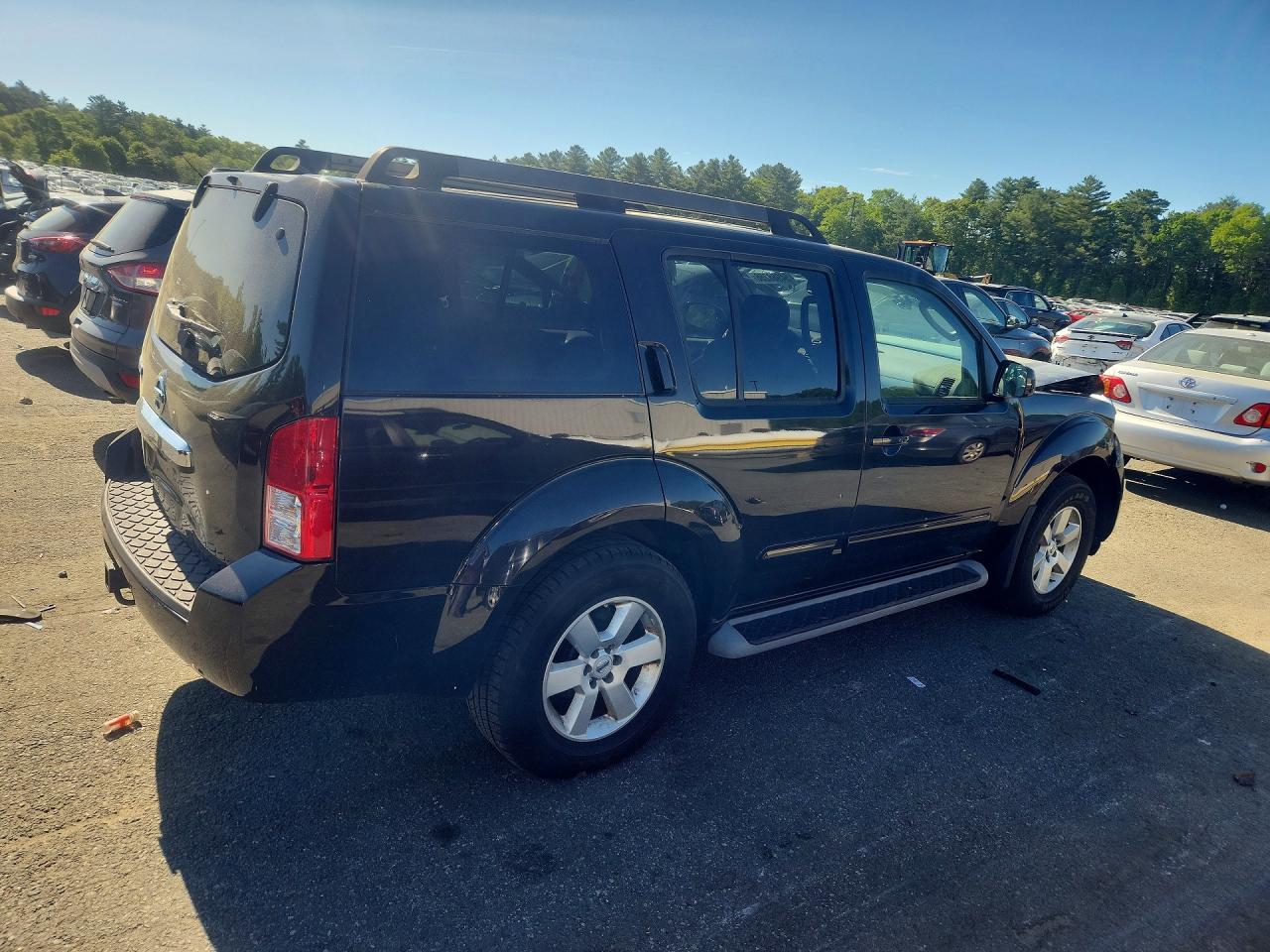 2011 NISSAN PATHFINDER