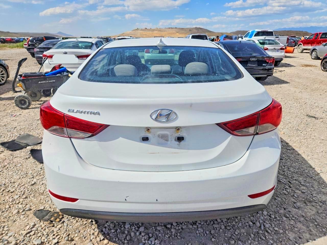 2016 HYUNDAI ELANTRA