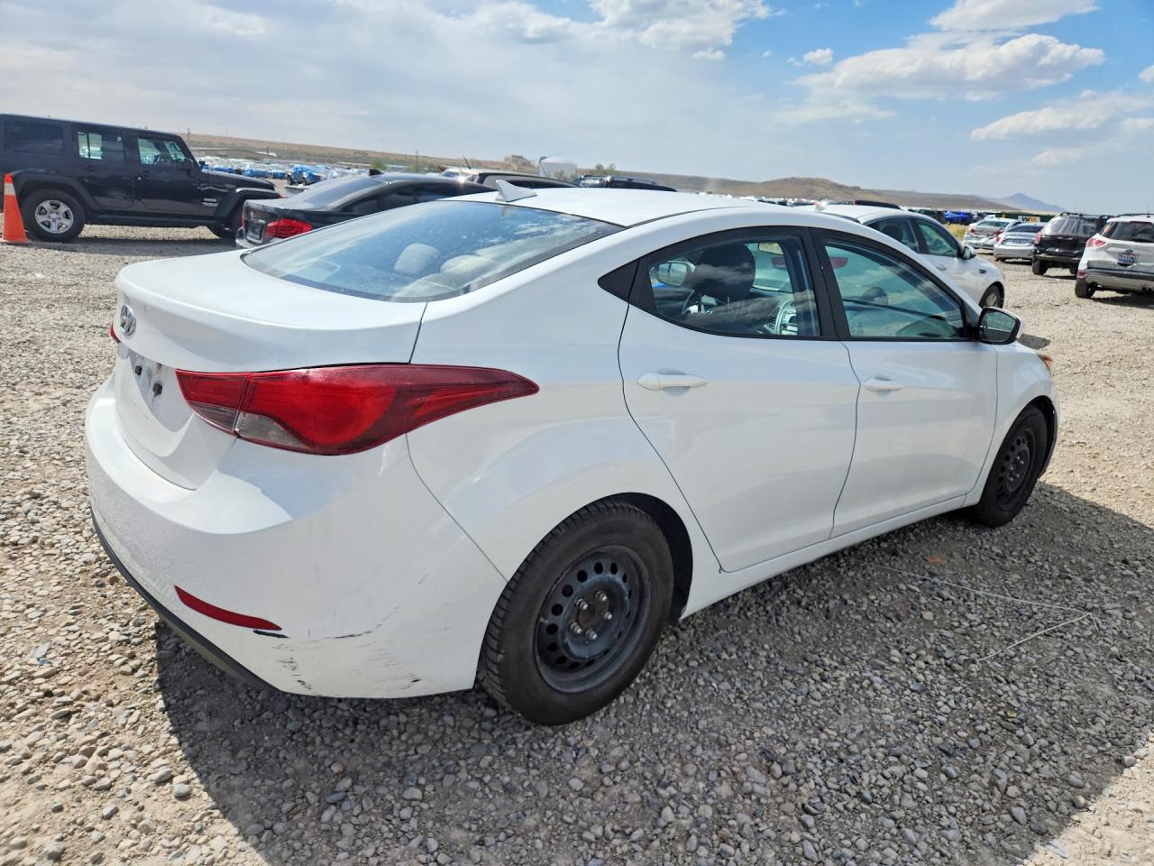 2016 HYUNDAI ELANTRA