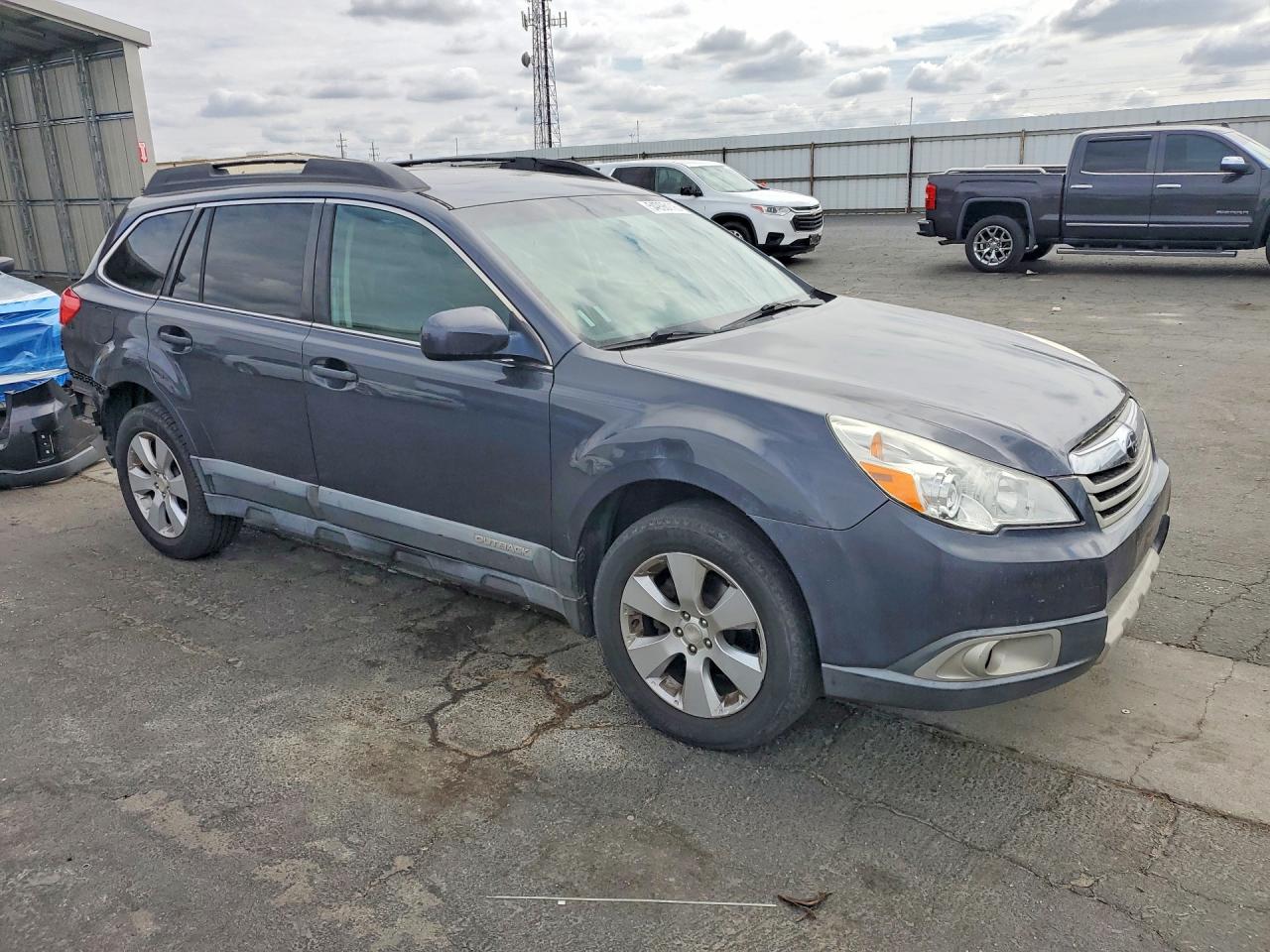2010 SUBARU OUTBACK