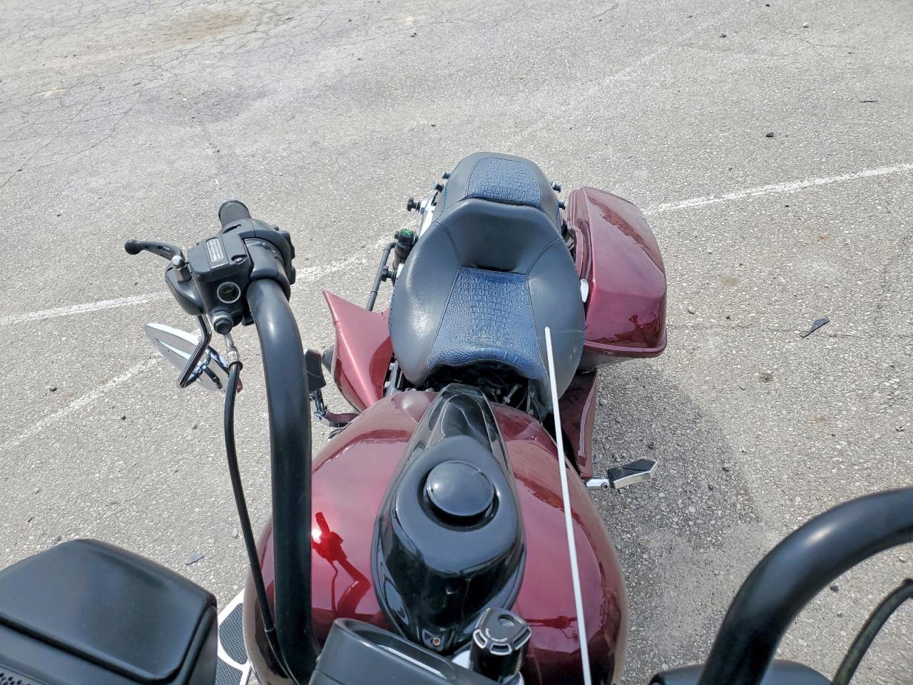 2015 HARLEY-DAVIDSON FL